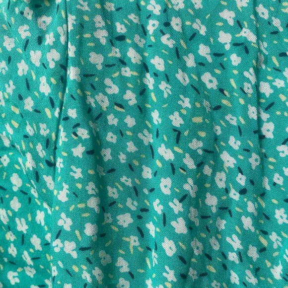 Old navy. Spring wrap dress. Size M. - Picture 3 of 4